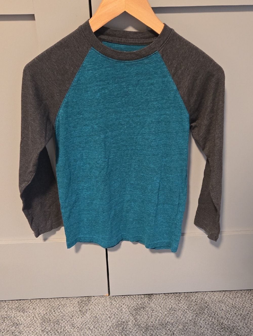 urban pipeline Teal and Charcoal Long-Sleeve Raglan Tee
